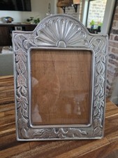 Cavalete antigo pesado de estanho prata metal moldura madeira traseira México 9×13 comprar usado Cavalete antigo pesado de estanho prata metal moldura madeira traseira México 9×13 comprar usado  Enviando para Brazil