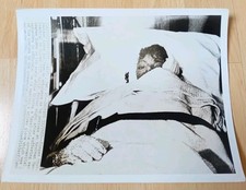 Usado, MICHAEL JACKSON RARE PRESS PHOTO PEPSI COLA ADVERT INJURY 1984 comprar usado  Enviando para Brazil
