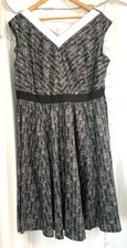 Vestido de parede Disney Parks Disney Dress Shop Haunted Mansion aposentado GG comprar usado  Enviando para Brazil