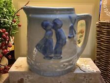 Antigo 1900’s ~ Azul E Branco Esmalte Sal/Stoneware ~ 7”H Jarra ~ Beijando Dutch Crianças ~ comprar usado  Enviando para Brazil