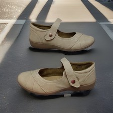 Softlites beige comfortable for sale  LONDON