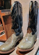 Corral men ostrich for sale  Richardson