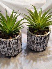 Usado, Conjunto de 2 vasos artificiais Mainstays em vaso padrão Cheveron multicolorido  comprar usado  Enviando para Brazil