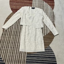 Używany, Vintage Nicole Miller Sukienka z kurtką Kość słoniowa z haftowanymi detalami Rozmiar 6 i 10 na sprzedaż  Wysyłka do Poland
