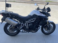 Parafuso de demolição Triumph Tiger 800 2010 somente este anúncio comprar usado  Enviando para Brazil