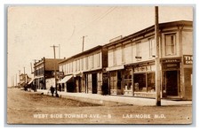 Cartão postal fotográfico Larimore North Dakota ND Towner Avenue RPPC 1910 Grand Forks Co comprar usado  Enviando para Brazil