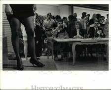 1990 Press Photo The Judges Watch The Legs Contest - cva67538 comprar usado  Enviando para Brazil