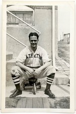 Uniforme de jogador de beisebol da década de 1930 Hazleton sentado em triciclo foto instantânea vintage comprar usado  Enviando para Brazil