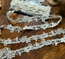 Dentelle ancienne guirlande d'occasion  Morestel