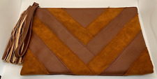 Usado, Carlos Santana Couro Sintético Grande Clutch Padrão Chevron Marrom Bronzeado com Borlas comprar usado  Enviando para Brazil