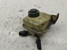 Serbatoio liquido servosterzo usato  Spedire a Italy