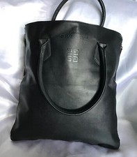 Sac bandoulière givenchy d'occasion  Livarot