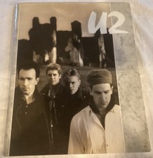 Usado, U2 Unforgettable Fire World Tour Book 1984-1985 capa carta branca turnê mundial  comprar usado  Enviando para Brazil