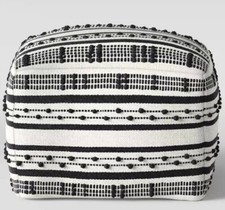 Textured pouf ottoman d'occasion  Expédié en Belgium