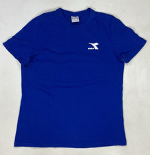 Camiseta masculina gráfica logotipo Diadora manga curta azul grande comprar usado  Enviando para Brazil