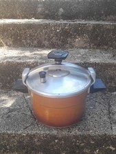 Ancienne cocotte minute d'occasion  Jaunay-Clan