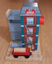 Thomas trem ferroviário de madeira motor pista Sodor Paint Company fábrica barril carro comprar usado  Enviando para Brazil