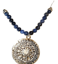 Collana bianca con usato  Torino