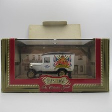 Carro miniatura vintage 1934 Chevrolet Van King George Vi Coronation comprar usado  Enviando para Brazil