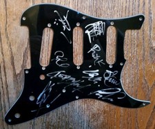Nice autographed pickguard d'occasion  Expédié en Belgium