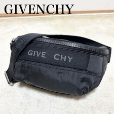 Givenchy trek 24aw usato  Spedire a Italy