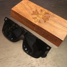 Óculos de sol casual unissex com armação quadrada preta cromada corações lentes pretas comprar usado  Enviando para Brazil