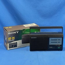 Rádio portátil Sony ICF-24 FM/AM 2 bandas 2 vias alimentação AC/DC - Testado e funcionando comprar usado Rádio portátil Sony ICF-24 FM/AM 2 bandas 2 vias alimentação AC/DC - Testado e funcionando comprar usado  Enviando para Brazil