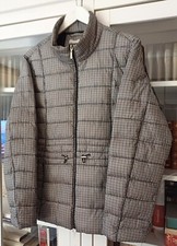Jolie veste doudoune d'occasion  Six-Fours-les-Plages