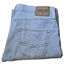 Signature levis jeans for sale  Ocean Springs