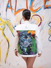 Giubotto jeans dipinto usato Giubotto jeans dipinto usato  Torrenova