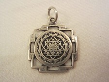 Sri yantra anhänger gebraucht kaufen  Bochum