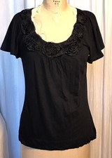 Camiseta Elle feminina de malha de algodão preta com flores tamanho M usada comprar usado  Enviando para Brazil
