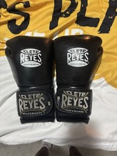 reyes boxing gloves for sale reyes boxing gloves for sale HEMEL HEMPSTEAD