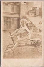 Usado, Cartão postal RPPC foto real vintage da década de 1910 criança em carrinho de brinquedo de 4 rodas / não usado comprar usado  Enviando para Brazil
