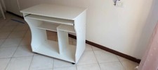Vendo scrivania moderna usato  Bologna