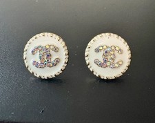 Brincos de strass com botões CC Chanel comprar usado  Enviando para Brazil
