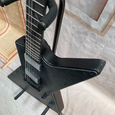Chitarra elettrica iron usato  Spedire a Italy