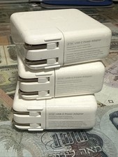 Adaptador carregador CA USB-C original 61W para Apple MacBook Pro 13" A1718 A1947 comprar usado Adaptador carregador CA USB-C original 61W para Apple MacBook Pro 13" A1718 A1947 comprar usado  Enviando para Brazil