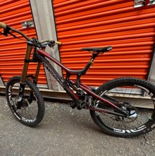 Santacruz v10 downhill usato  Spedire a Italy