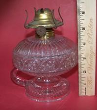 Lâmpada a óleo antiga vitoriana com queimador de chama branca comprar usado Lâmpada a óleo antiga vitoriana com queimador de chama branca comprar usado  Enviando para Brazil