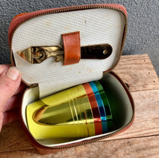 Conjunto de 4 copos coloridos de metal anodizado em estojo abridor de lata e garrafa/9, usado comprar usado  Enviando para Brazil