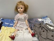 Boneca SWEET SUE WALKER 17" de plástico rígido por Amer personagem anos 50 com roupas feitas à mão comprar usado  Enviando para Brazil