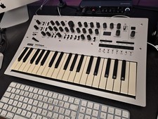 Korg minilogue synthesizer usato  Palermo