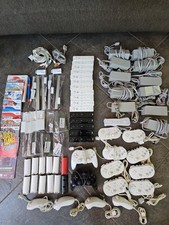 Lote enorme de Nintendo Wii. Tudo funcionando.  Controles remotos, nunchucks, adaptadores HDMI, mais comprar usado Lote enorme de Nintendo Wii. Tudo funcionando.  Controles remotos, nunchucks, adaptadores HDMI, mais comprar usado  Enviando para Brazil