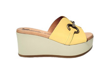 Scarpe sandali zoccoli usato  Torricella
