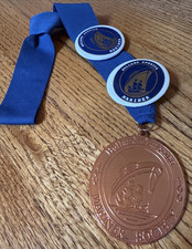 HOLLAND AMERICA Cruise Line MARINER SOCIETY 100 Medallion PLUS Dois (2) BOTÕES comprar usado HOLLAND AMERICA Cruise Line MARINER SOCIETY 100 Medallion PLUS Dois (2) BOTÕES comprar usado  Enviando para Brazil