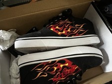 Sapatos de skate Heelys Pro 20 estampa tamanho KIDS Youth 3 lona preta chamas comprar usado  Enviando para Brazil