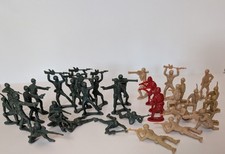 Lote vintage de soldados de brinquedo de plástico masculinos do exército comprar usado  Enviando para Brazil