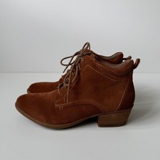 Earth boots size for sale  ANDOVER