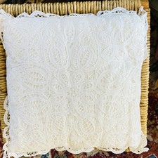 Beautiful lacy decorative for sale  Lincoln